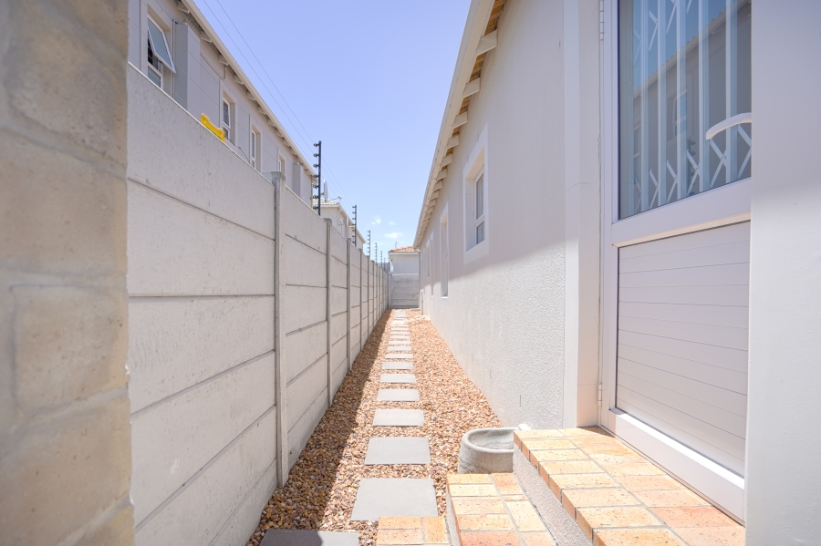 3 Bedroom Property for Sale in Sunningdale Western Cape